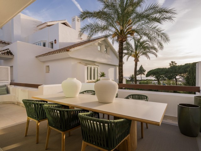 Apartamento con 6 Dormitorios  en Los Monteros