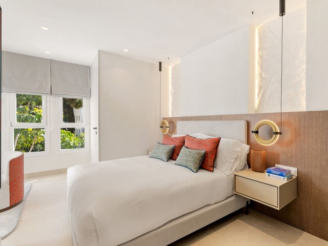 Apartamento con 6 Dormitorios  en Los Monteros