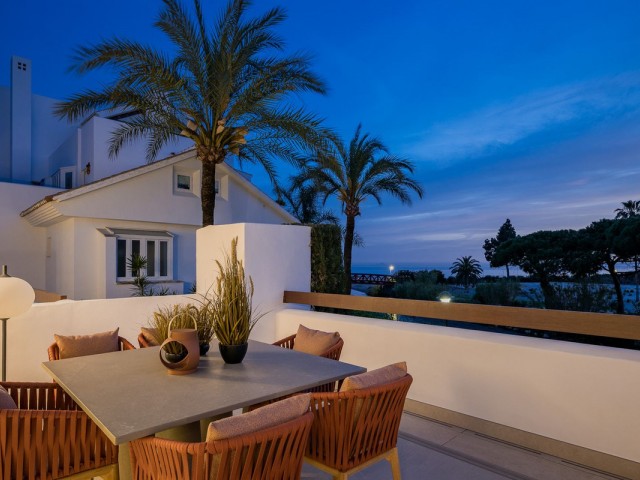 Apartamento con 6 Dormitorios  en Los Monteros