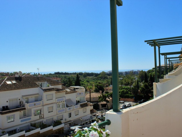 2 Bedrooms Apartment in Nueva Andalucía