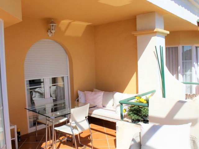 2 Bedrooms Apartment in Nueva Andalucía