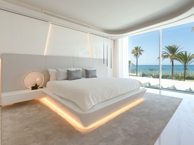6 Bedrooms Villa in Los Monteros