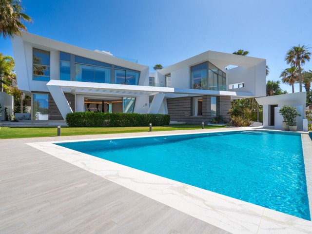 6 Bedrooms Villa in Los Monteros