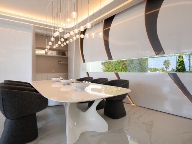 6 Soveroms Villa i Los Monteros