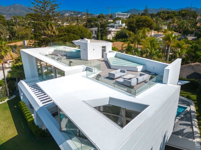 6 Soveroms Villa i Los Monteros