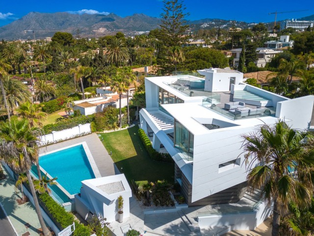 6 Soveroms Villa i Los Monteros