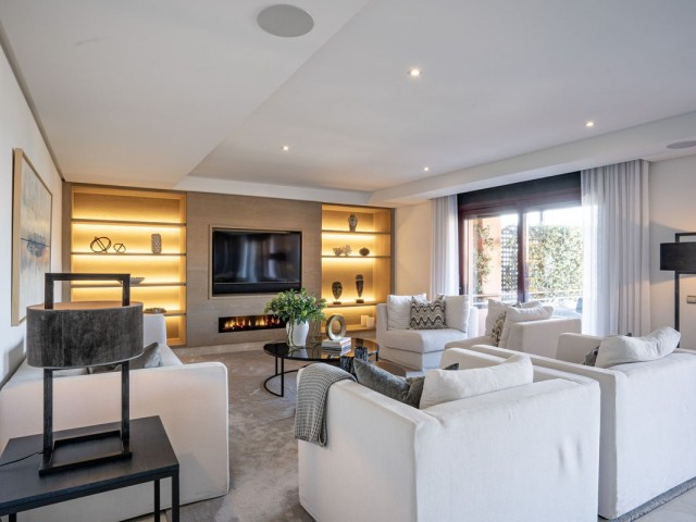 3 Bedrooms Apartment in Puerto Banús