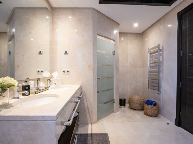 3 Bedrooms Apartment in Puerto Banús