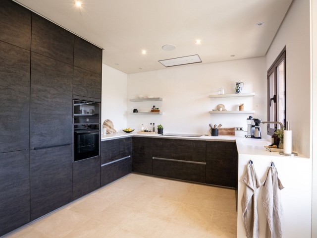 3 Bedrooms Apartment in Puerto Banús