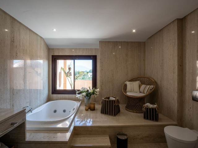 3 Bedrooms Apartment in Puerto Banús
