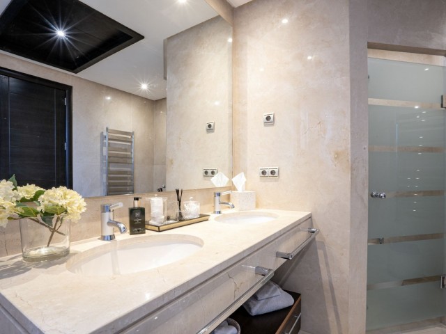 3 Bedrooms Apartment in Puerto Banús