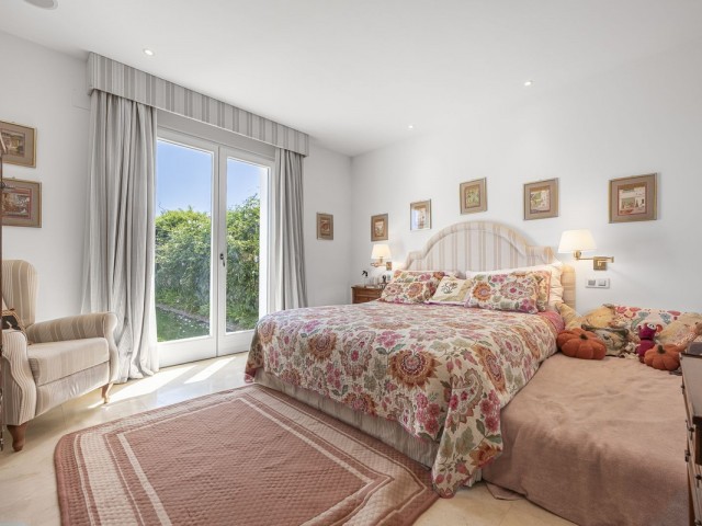 4 Bedrooms Villa in Sotogrande Costa
