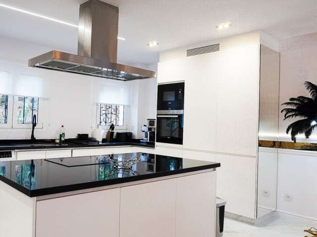 Apartamento con 2 Dormitorios  en Nueva Andalucía