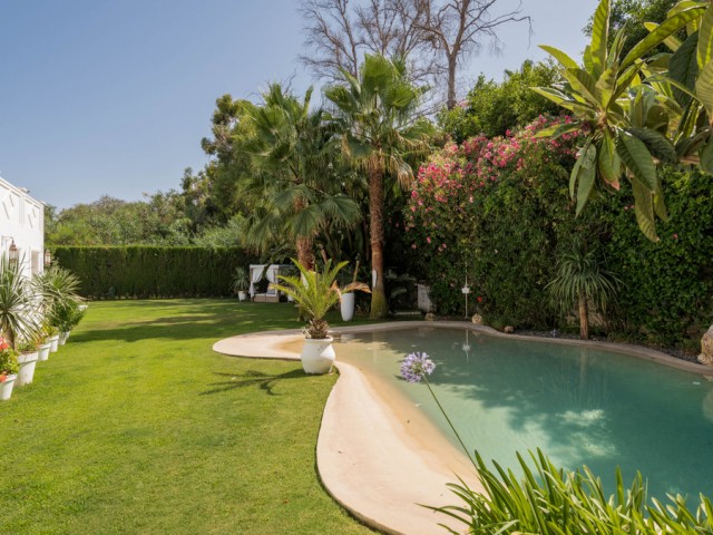 Villa con 5 Dormitorios  en Atalaya