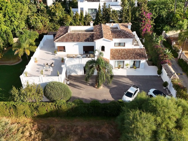 Villa con 5 Dormitorios  en Atalaya