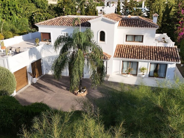 Villa con 5 Dormitorios  en Atalaya