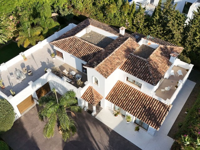 Villa con 5 Dormitorios  en Atalaya