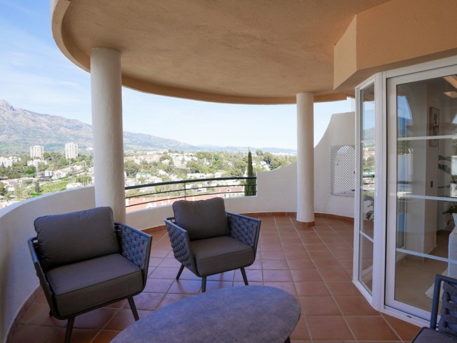 Apartamento con 2 Dormitorios  en Nueva Andalucía