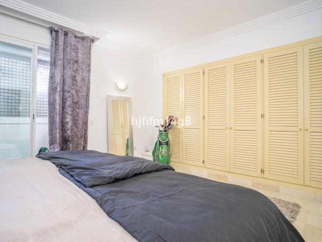 2 Bedrooms Apartment in Nueva Andalucía