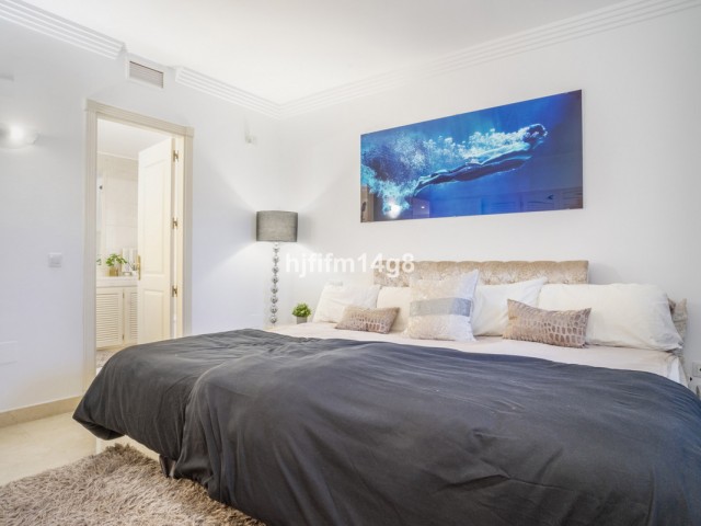 2 Bedrooms Apartment in Nueva Andalucía