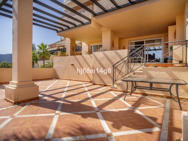 2 Bedrooms Apartment in Nueva Andalucía