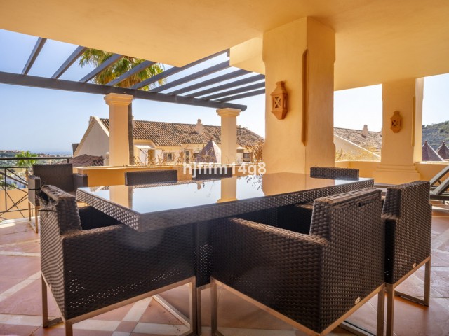 2 Bedrooms Apartment in Nueva Andalucía