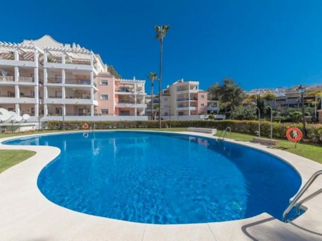 2 Bedrooms Apartment in Nueva Andalucía