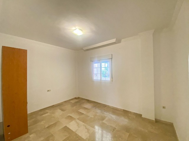 2 Bedrooms Apartment in Nueva Andalucía