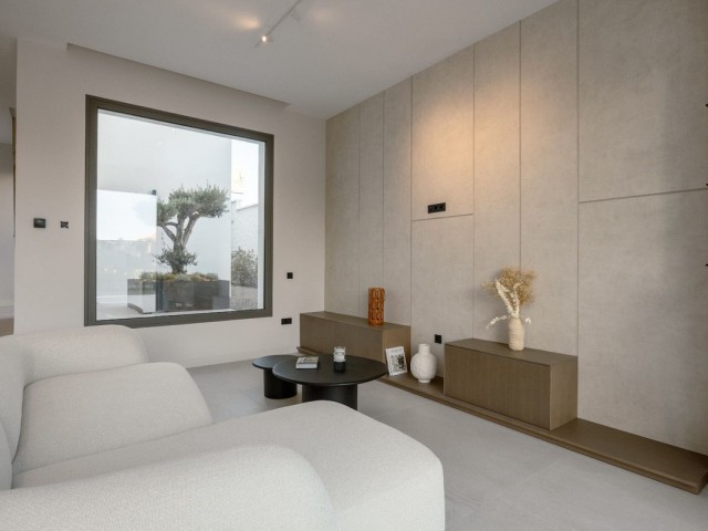 Villa con 4 Dormitorios  en Estepona