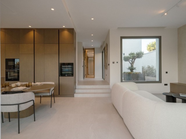 Villa con 4 Dormitorios  en Estepona