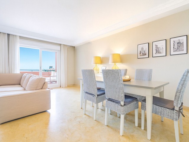 3 Bedrooms Townhouse in Estepona