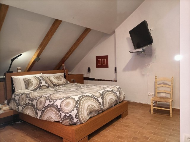 Maison mitoyenne avec 4 Chambres  à Estepona