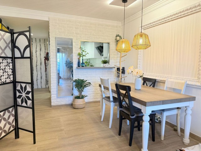 Apartamento con 2 Dormitorios  en Mijas