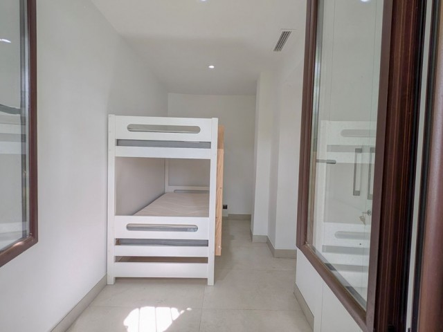 4 Bedrooms Apartment in Puerto Banús
