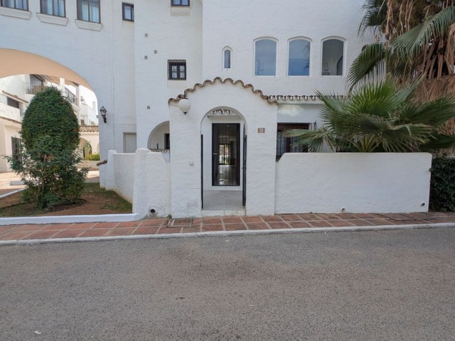 4 Bedrooms Apartment in Puerto Banús