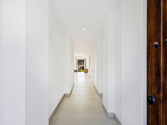 4 Bedrooms Apartment in Puerto Banús