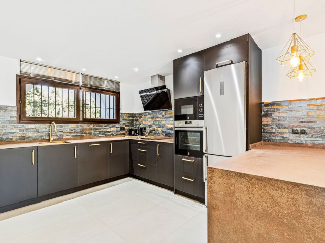 4 Bedrooms Apartment in Puerto Banús