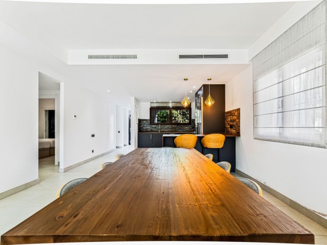 4 Bedrooms Apartment in Puerto Banús