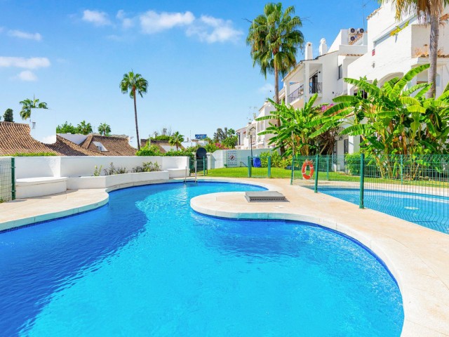 4 Bedrooms Apartment in Puerto Banús