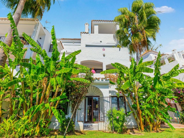 4 Bedrooms Apartment in Puerto Banús