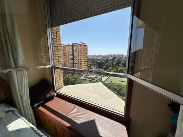 Apartamento con 4 Dormitorios  en Málaga Centro