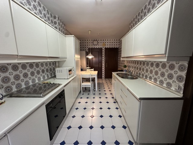Apartamento con 4 Dormitorios  en Málaga Centro