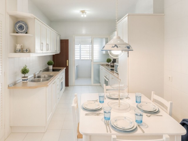 Apartamento con 4 Dormitorios  en Málaga Centro