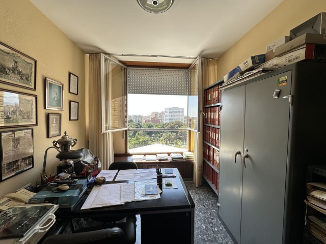 4 Bedrooms Apartment in Málaga Centro