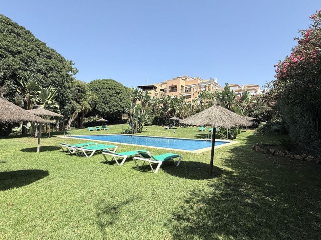 2 Bedrooms Apartment in Guadalmina Alta
