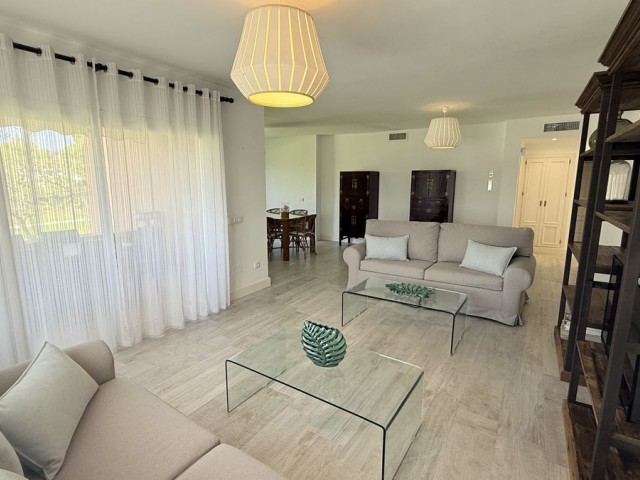 2 Bedrooms Apartment in Guadalmina Alta