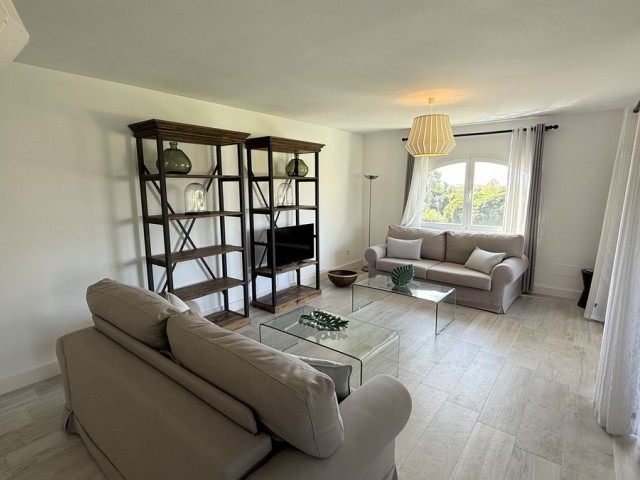 2 Bedrooms Apartment in Guadalmina Alta