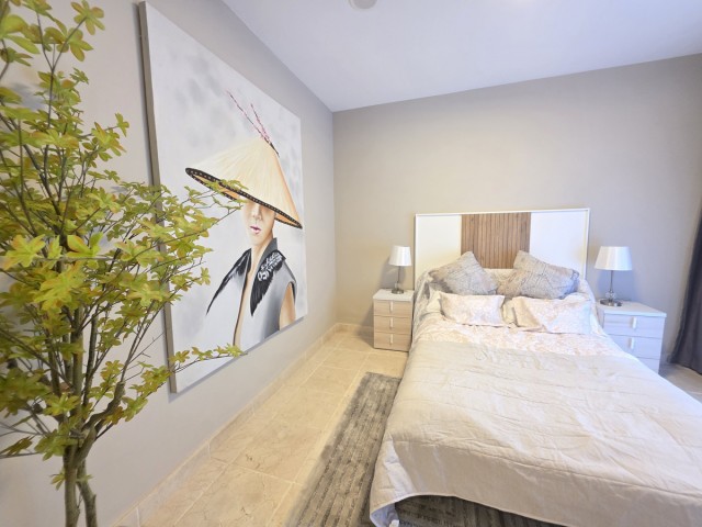Appartement avec 3 Chambres  à Estepona