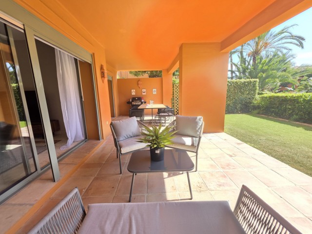 Appartement avec 3 Chambres  à Estepona