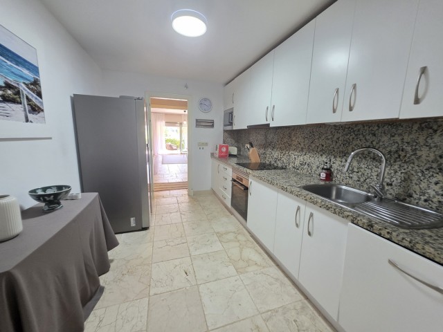 Appartement avec 3 Chambres  à Estepona